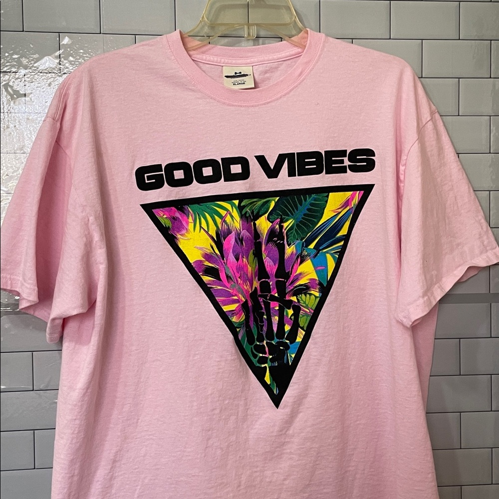 Good Vibes T-Shirt Women Size XL Pink Surfer Surf Skate Skeleton Floral - Picture 2 of 12